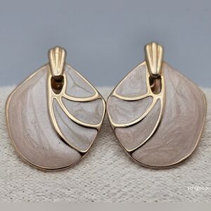 ✨2/$10✨ Gold-Tone White Enamel Stud Earrings Vintage Excellent Condition 1" Long